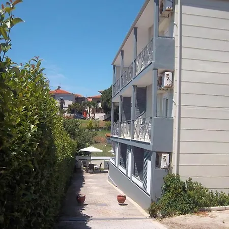Milos Appartement Áfitos