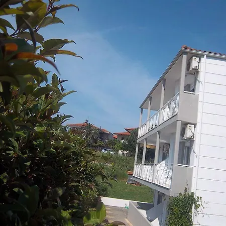 Milos Appartement Áfitos