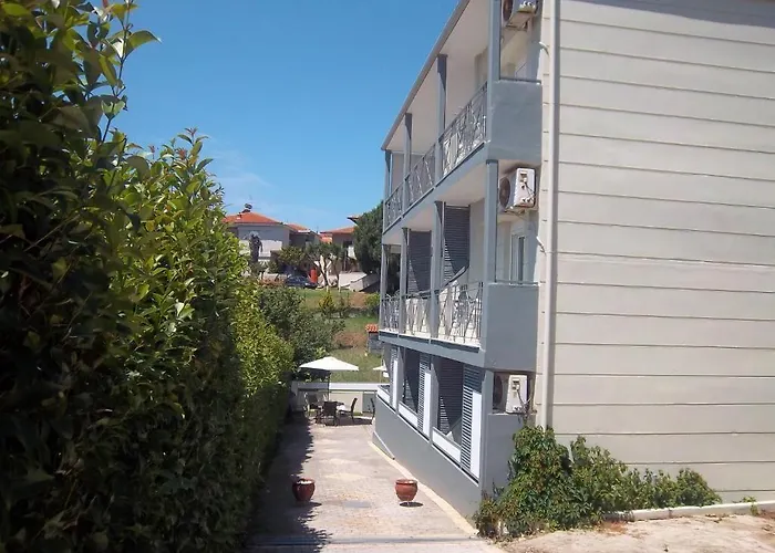 Milos Daire Afytos