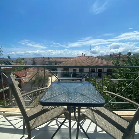 Apartment Milos *
