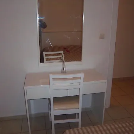 Apartment Milos *