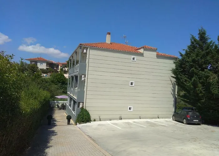 Milos شقة